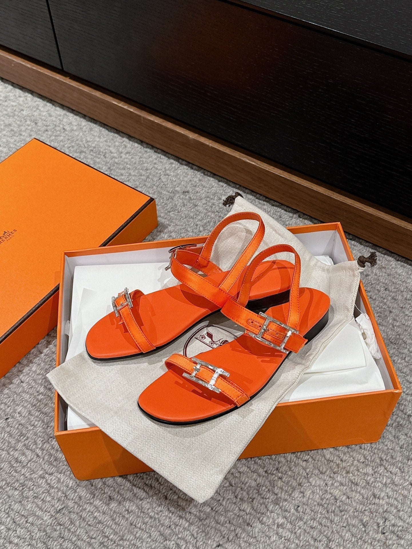 BUCKLE SANDAL BRIGHT ORANGE CALFSKIN - 35