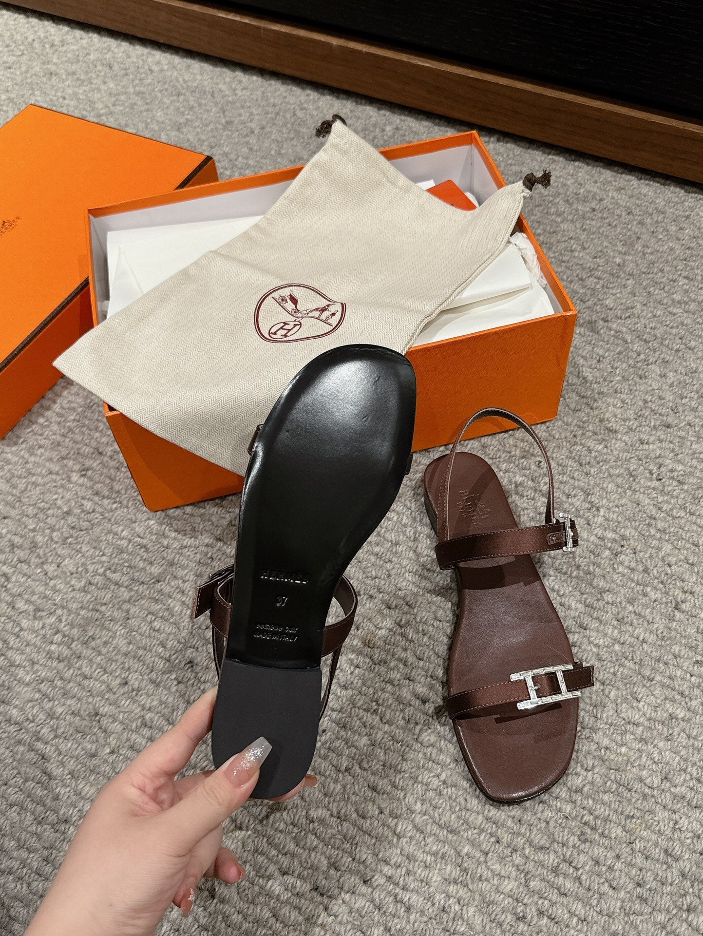 BUCKLE SANDAL CHOCOLATE CALFSKIN - 35