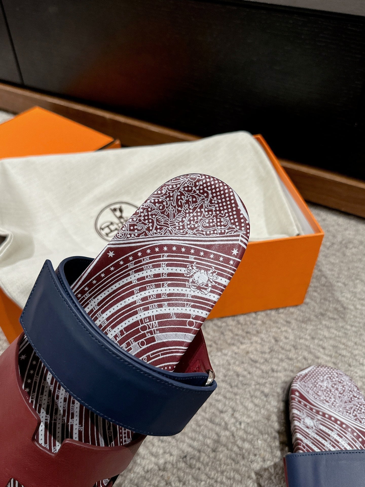 CHYPRE SANDAL BURNT UMBER CALFSKIN UNIQUE - 35