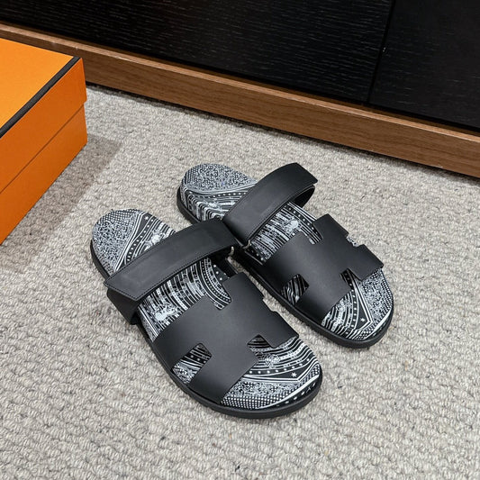 CHYPRE SANDAL BLACK CALFSKIN UNIQUE - 35