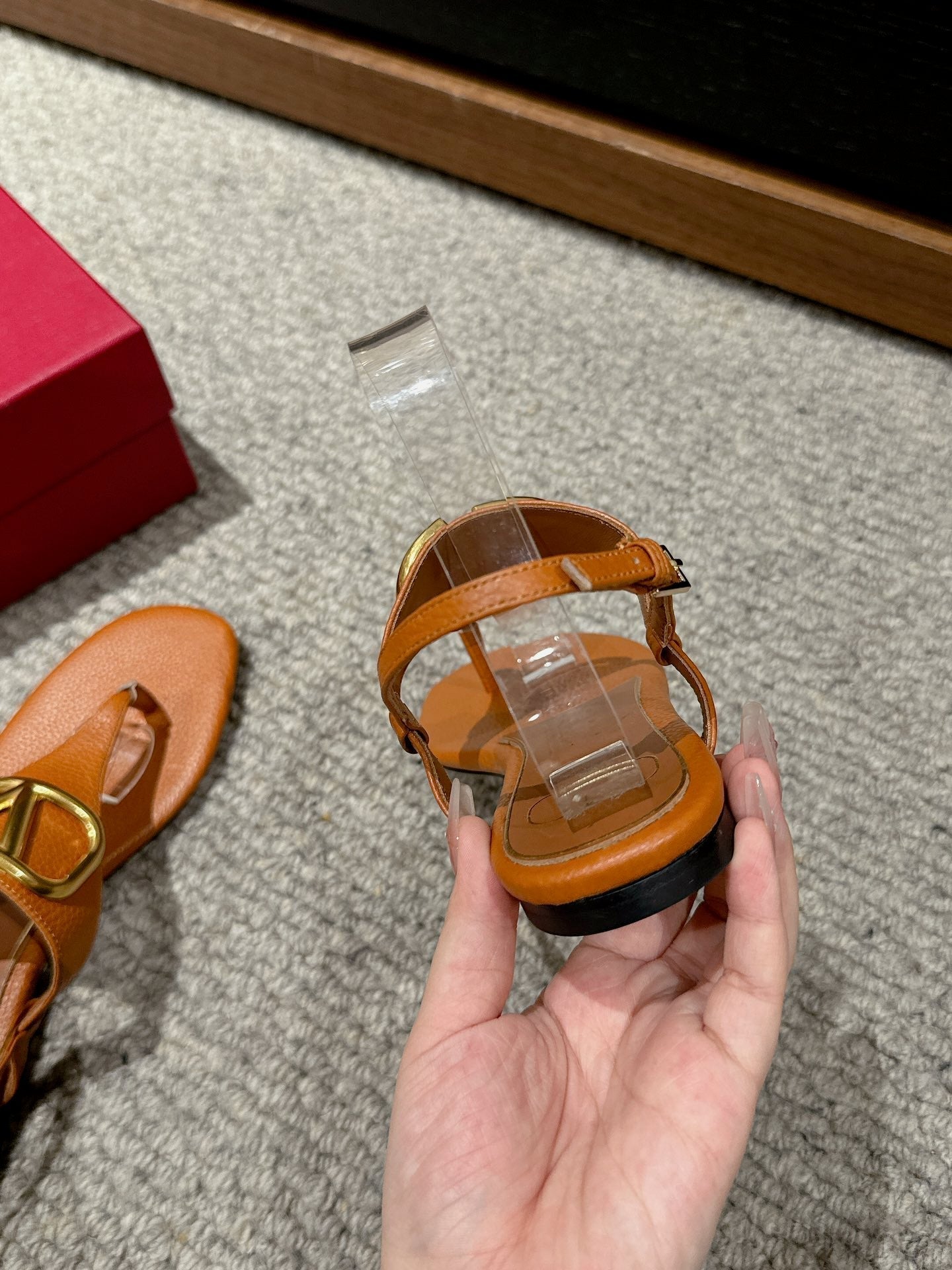 THONG SANDAL IN GINGER ORANGE CALFSKIN WITH GOLD LOGO - 35