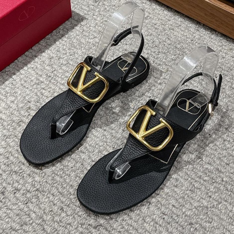 THONG SANDAL IN BLACK CALFSKIN WITH GOLD LOGO - 35