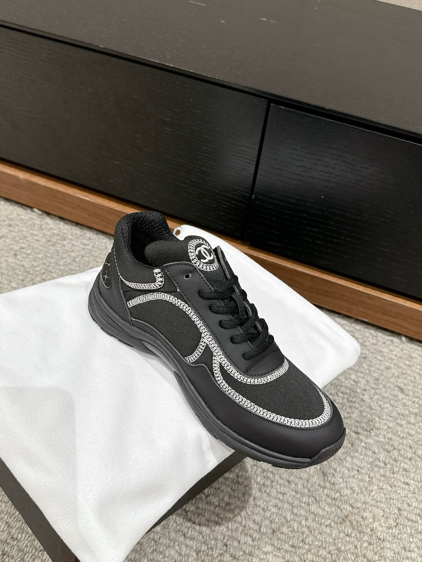 CLASSIC TRAINER IN BLACK FABRIC - 35