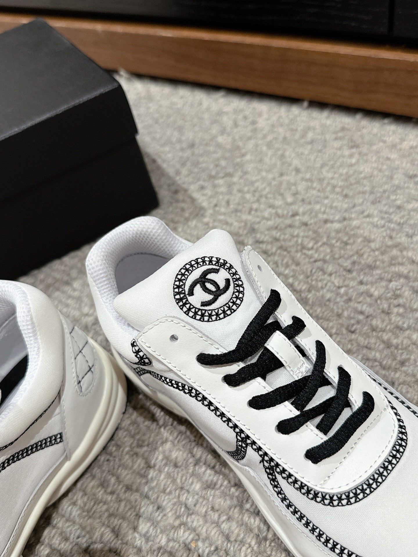 CLASSIC TRAINER IN WHITE MIX BLACK FABRIC - 35