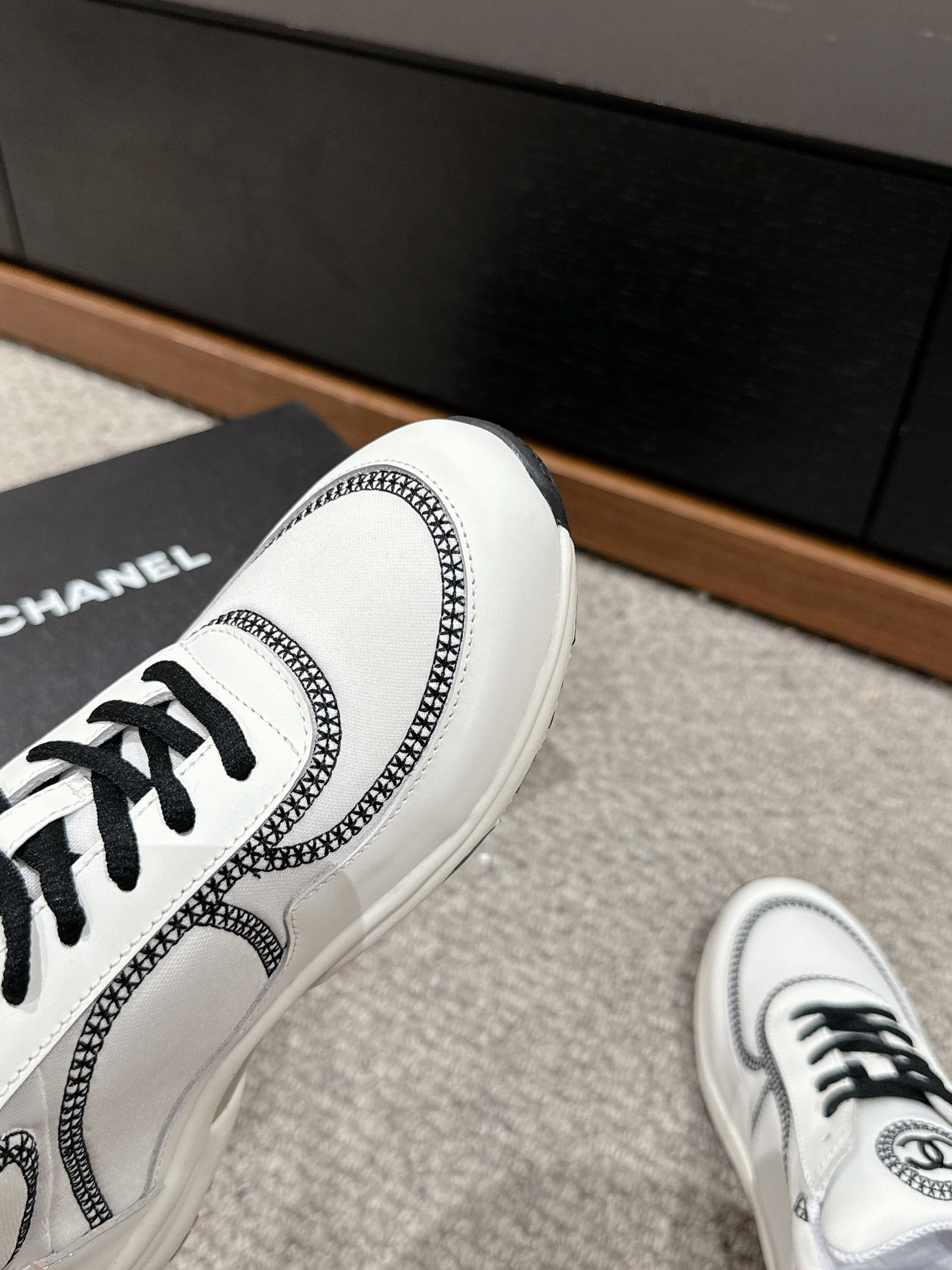 CLASSIC TRAINER IN WHITE MIX BLACK FABRIC - 35