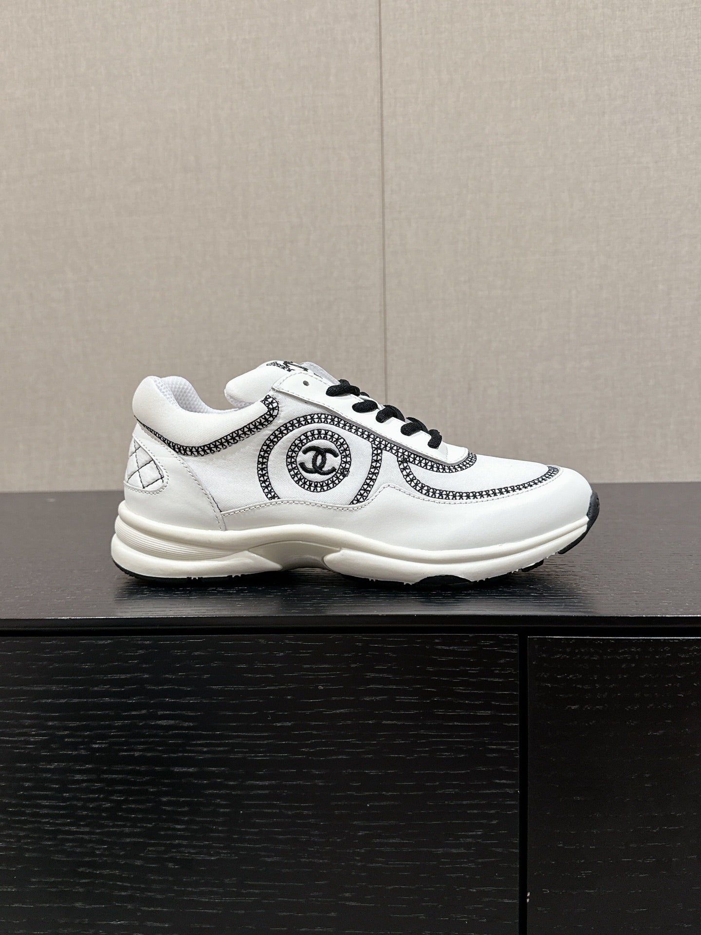 CLASSIC TRAINER IN WHITE MIX BLACK FABRIC - 35