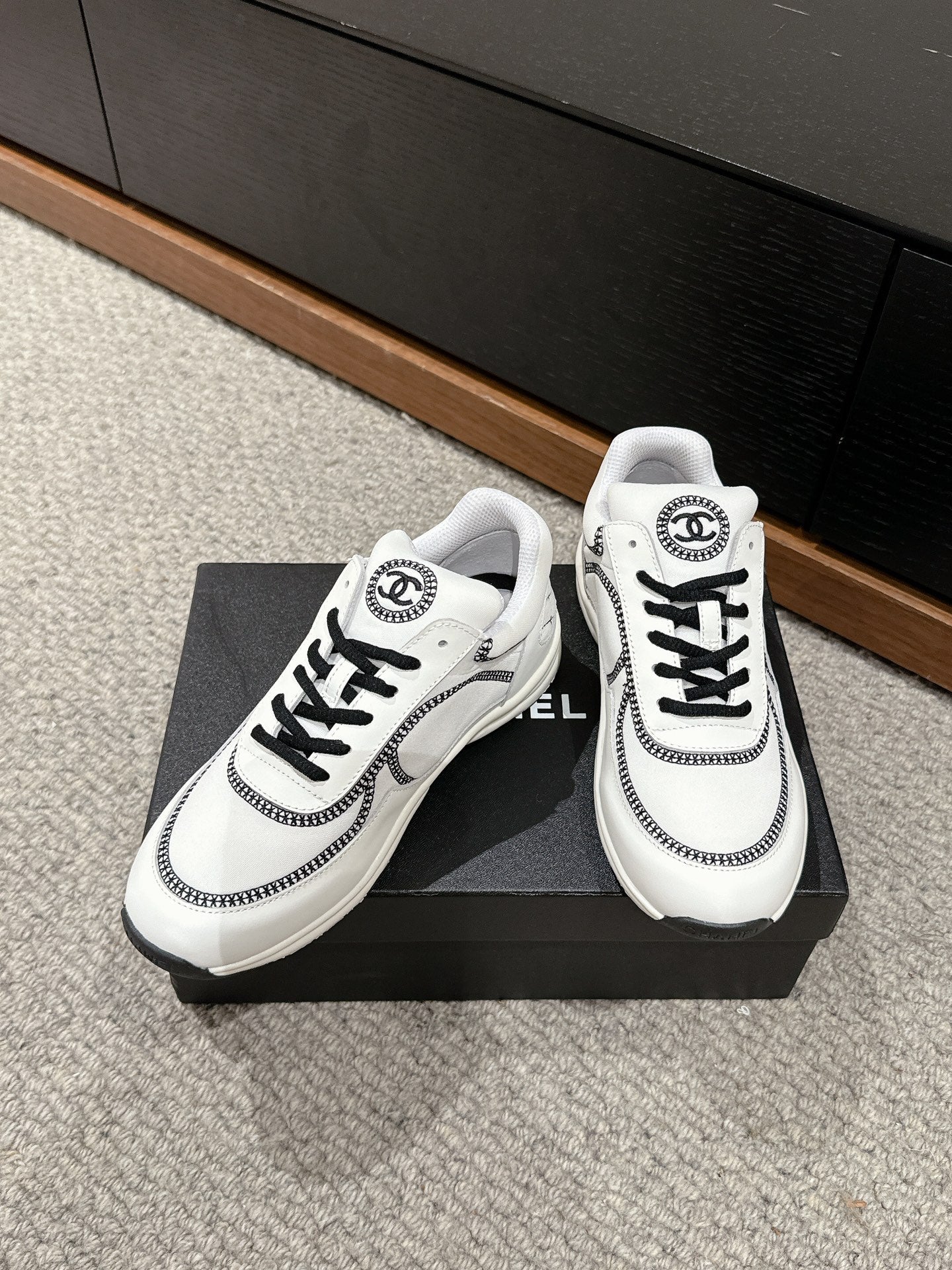 CLASSIC TRAINER IN WHITE MIX BLACK FABRIC - 35