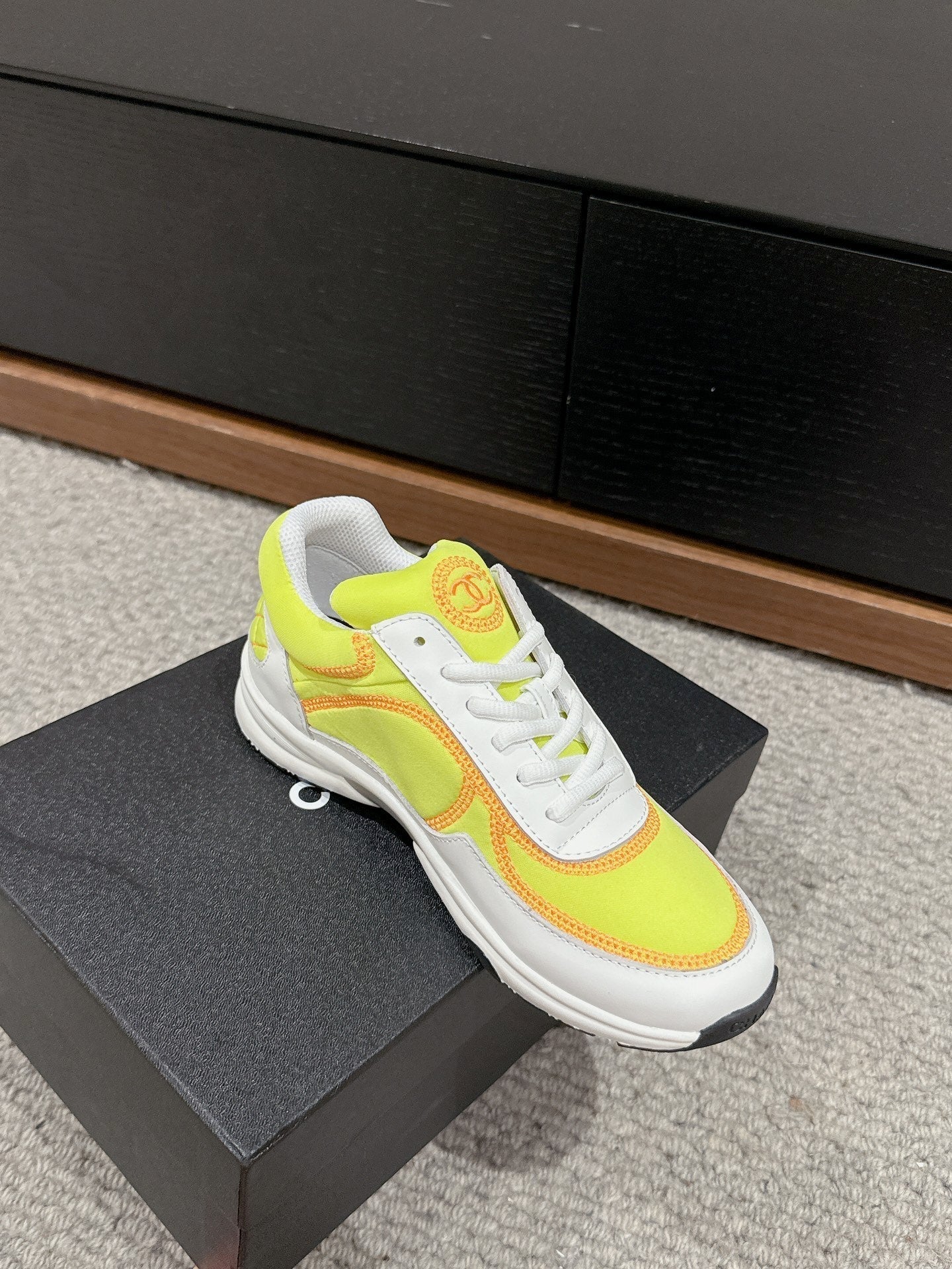 CLASSIC TRAINER IN YELLOW MIX WHITE FABRIC - 35