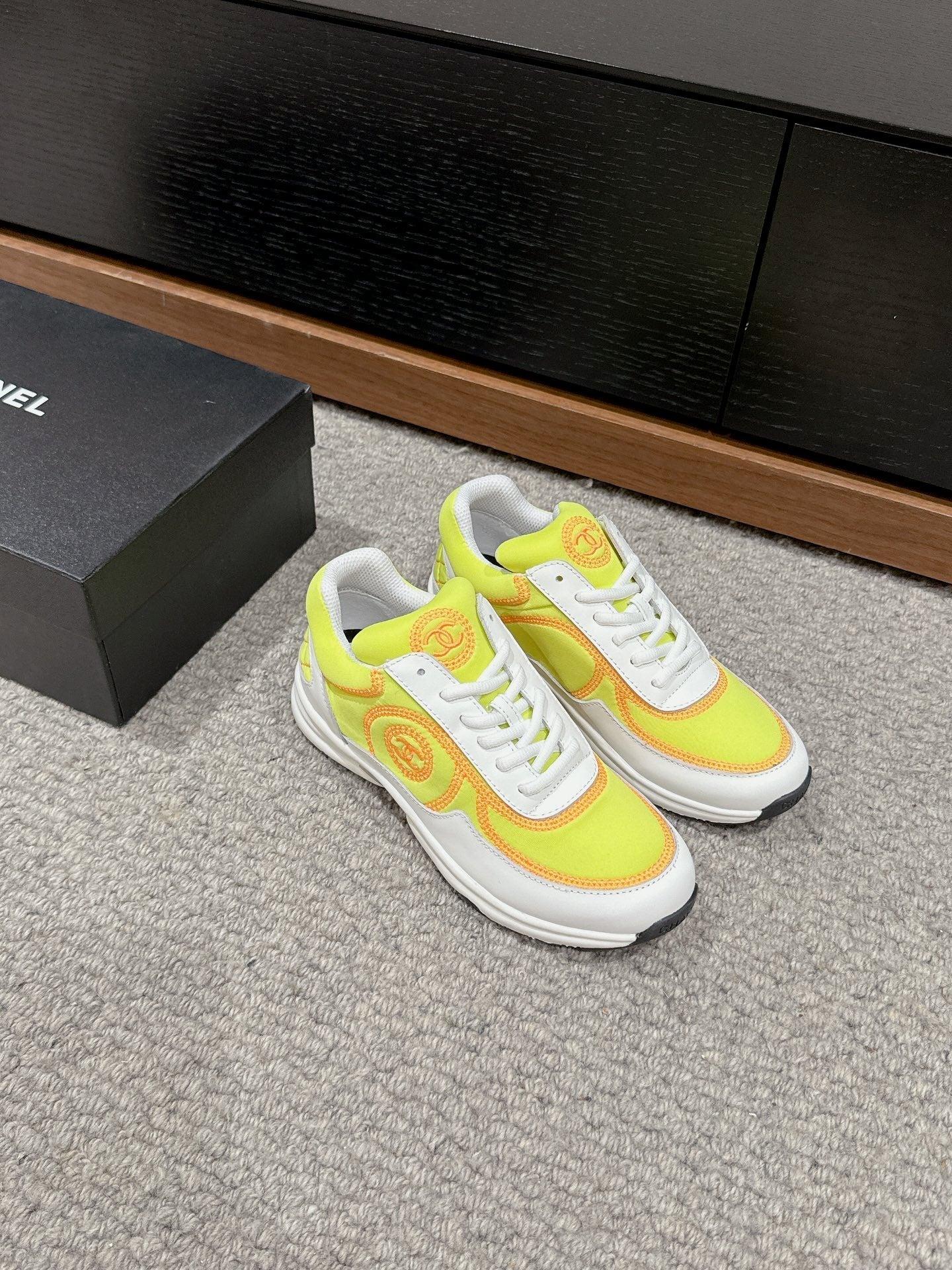 CLASSIC TRAINER IN YELLOW MIX WHITE FABRIC - 35