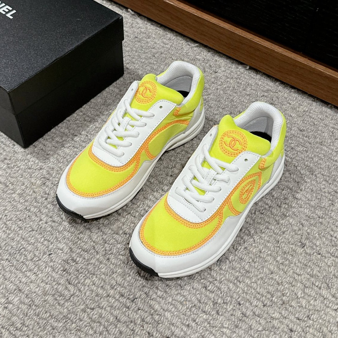 CLASSIC TRAINER IN YELLOW MIX WHITE FABRIC - 35