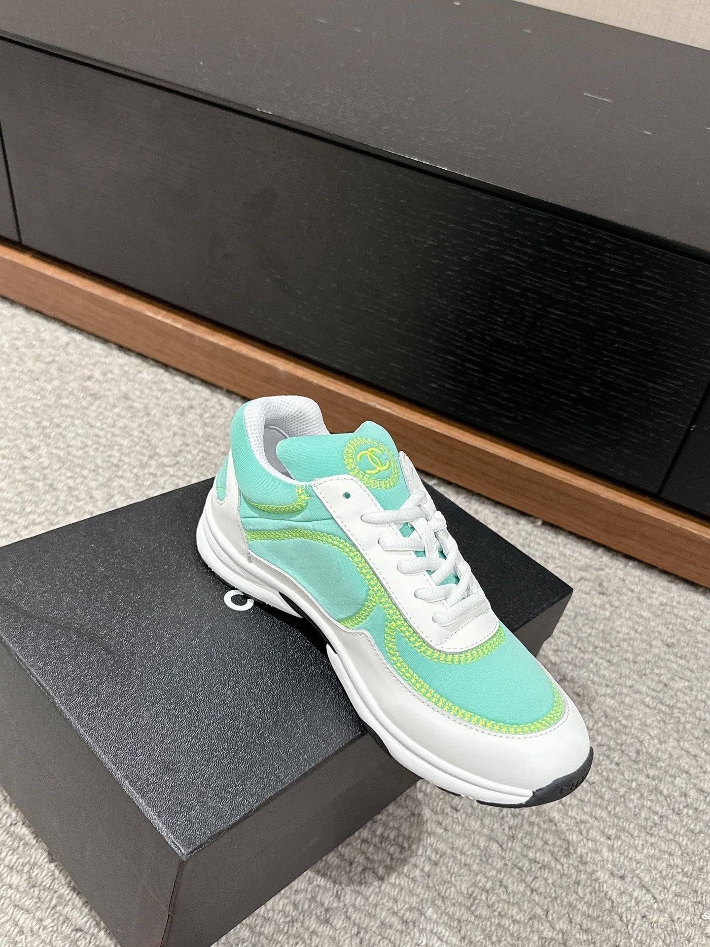 CLASSIC TRAINER IN MINT GREEN MIX WHITE FABRIC - 35