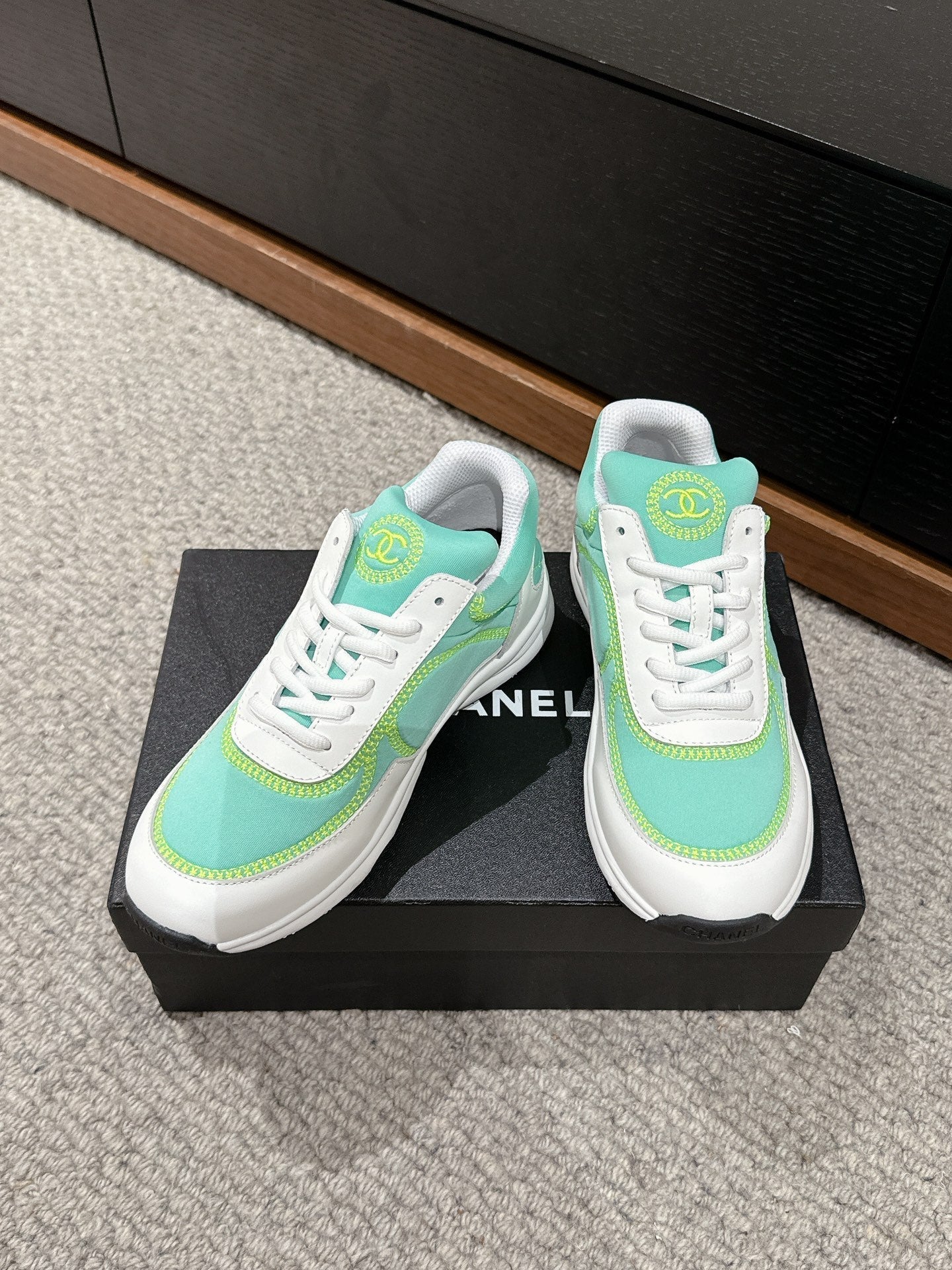 CLASSIC TRAINER IN MINT GREEN MIX WHITE FABRIC - 35