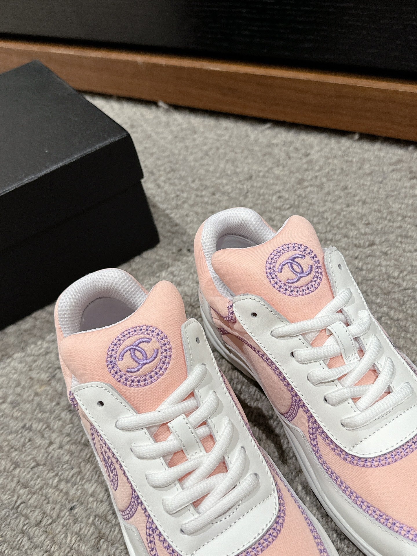 CLASSIC TRAINER IN LIGHT PINK MIX WHITE FABRIC - 35