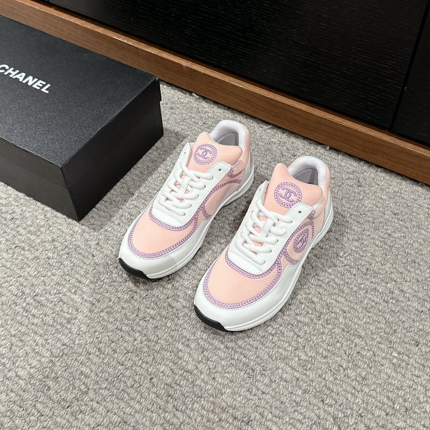 CLASSIC TRAINER IN LIGHT PINK MIX WHITE FABRIC - 35