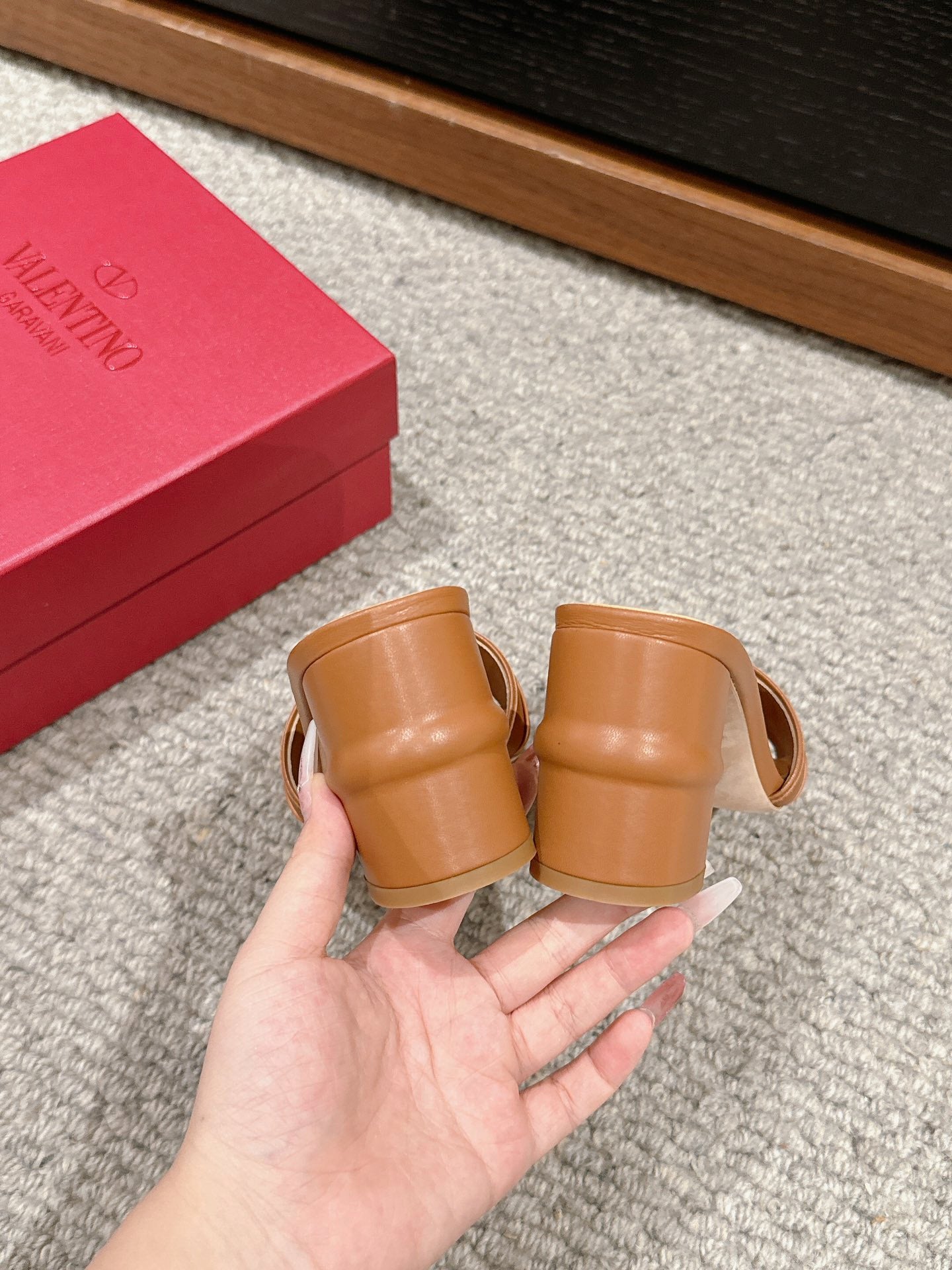 VLOGO SIGNATURE SLIDE SANDAL 60MM IN BRONZE BROWN CALFSKIN - 35