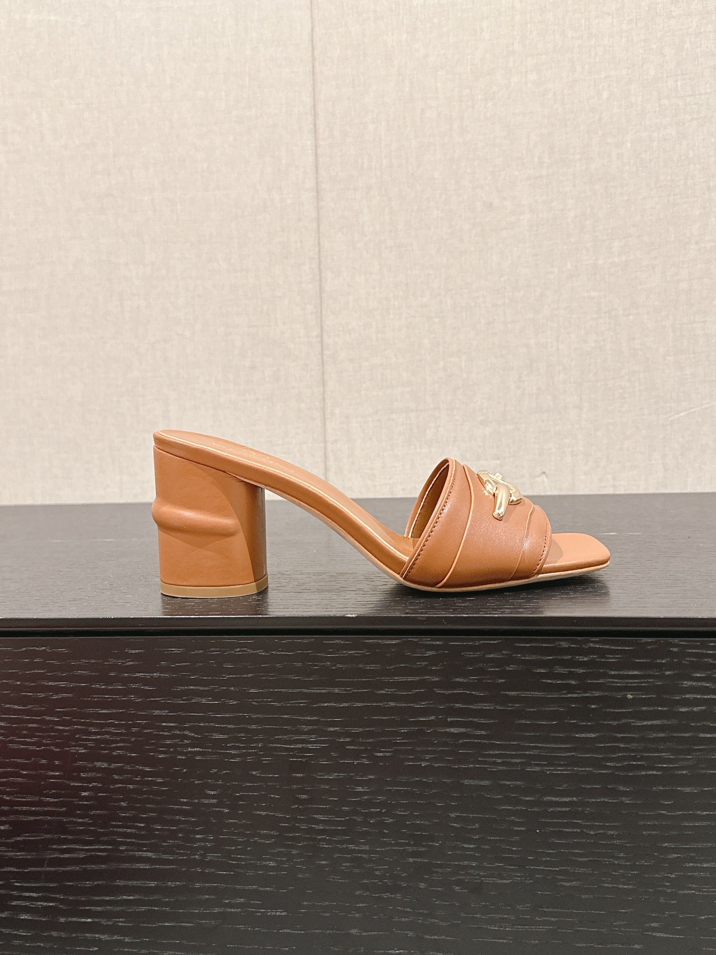 VLOGO SIGNATURE SLIDE SANDAL 60MM IN BRONZE BROWN CALFSKIN - 35