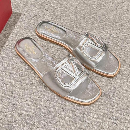 VLOGO CUT-OUT SILVER CALFSKIN SLIDE SANDAL - 35