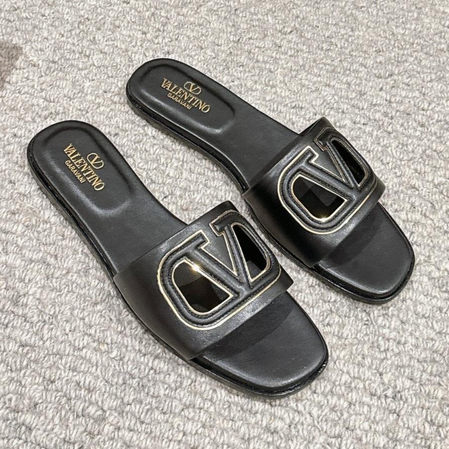 VLOGO CUT-OUT BLACK CALFSKIN SLIDE SANDAL - 35
