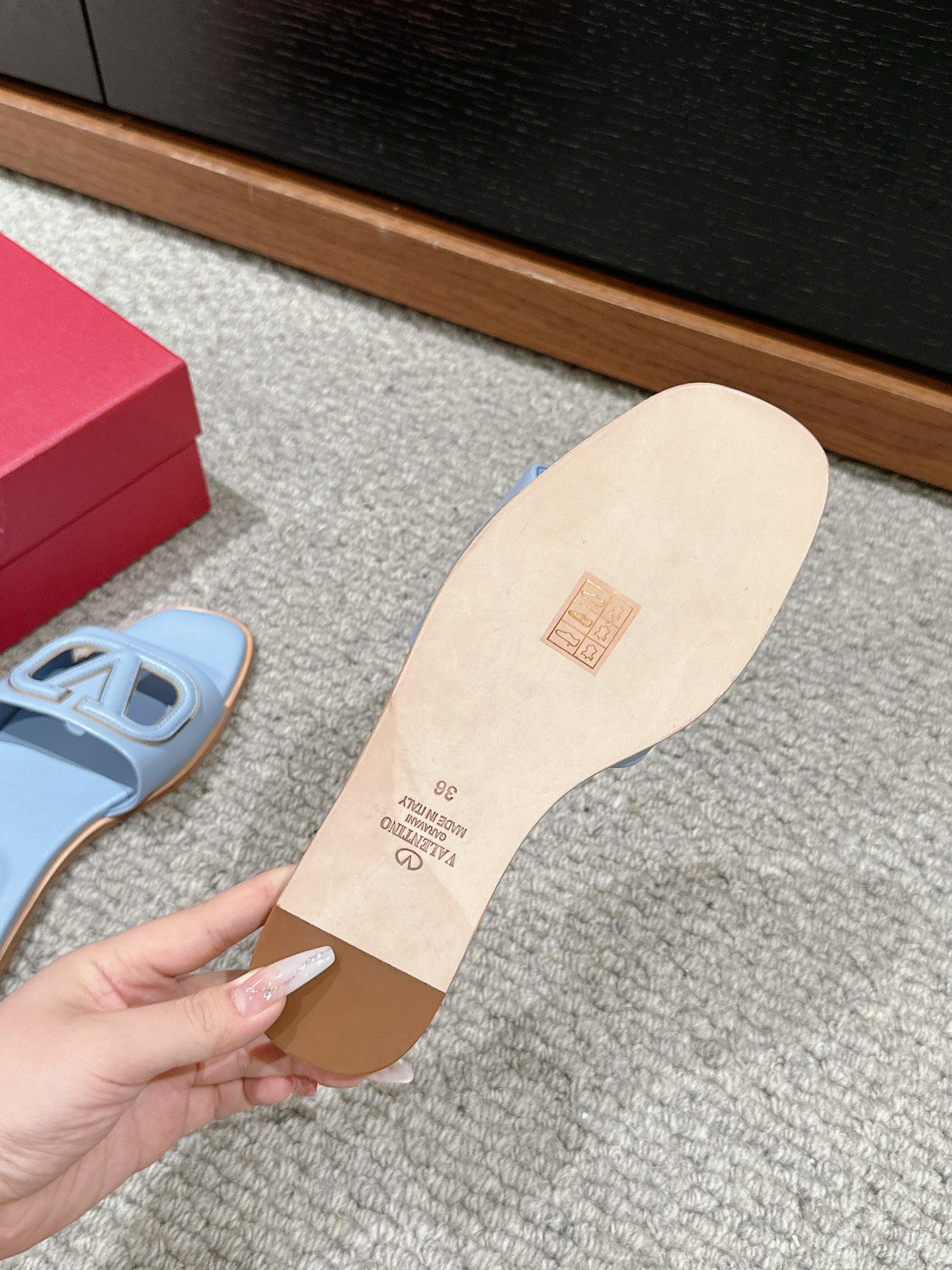 VLOGO CUT-OUT LIGHT BLUE CALFSKIN SLIDE SANDAL - 35