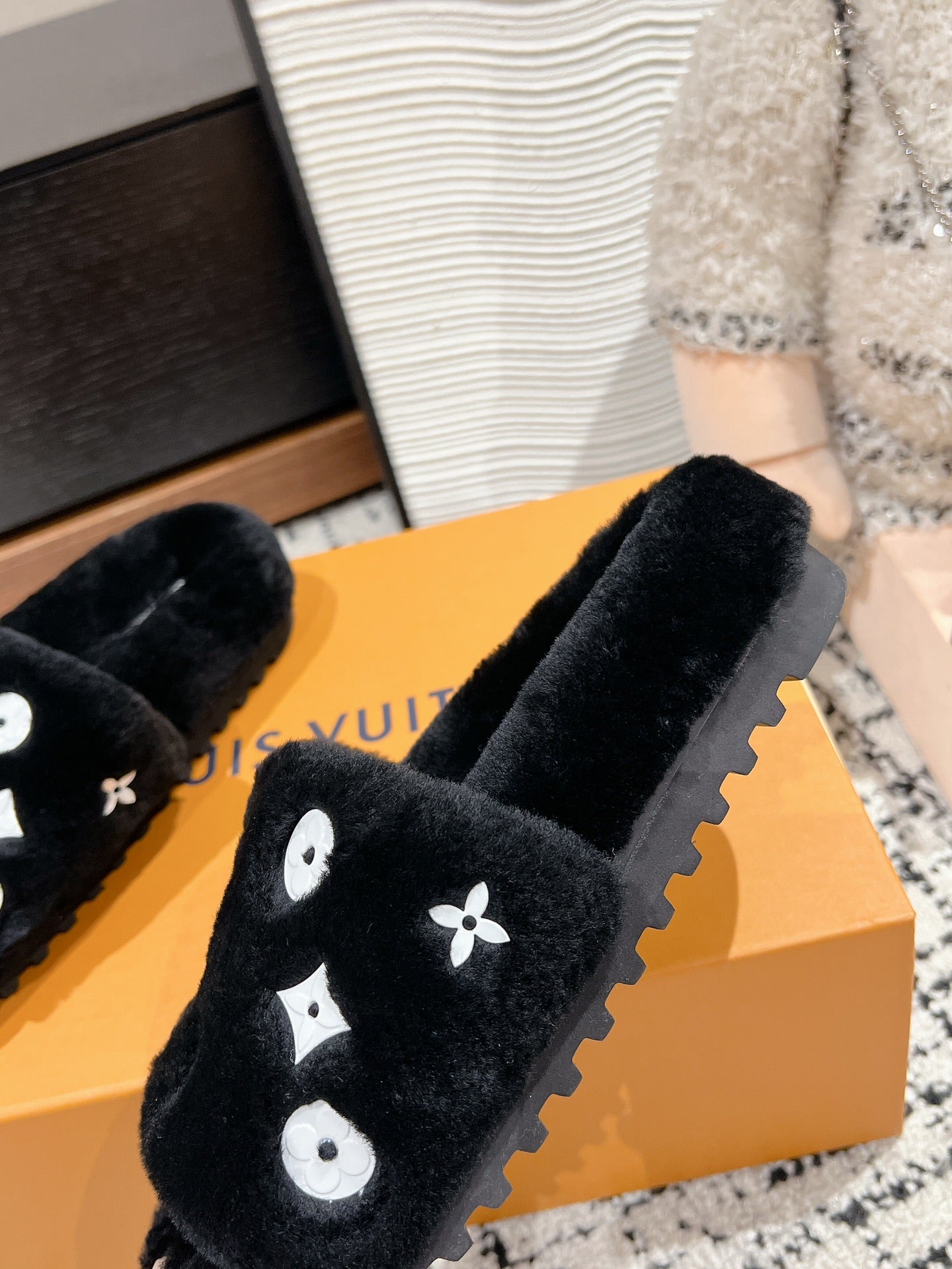 SLIPPER IN BLACK WOOL - 35