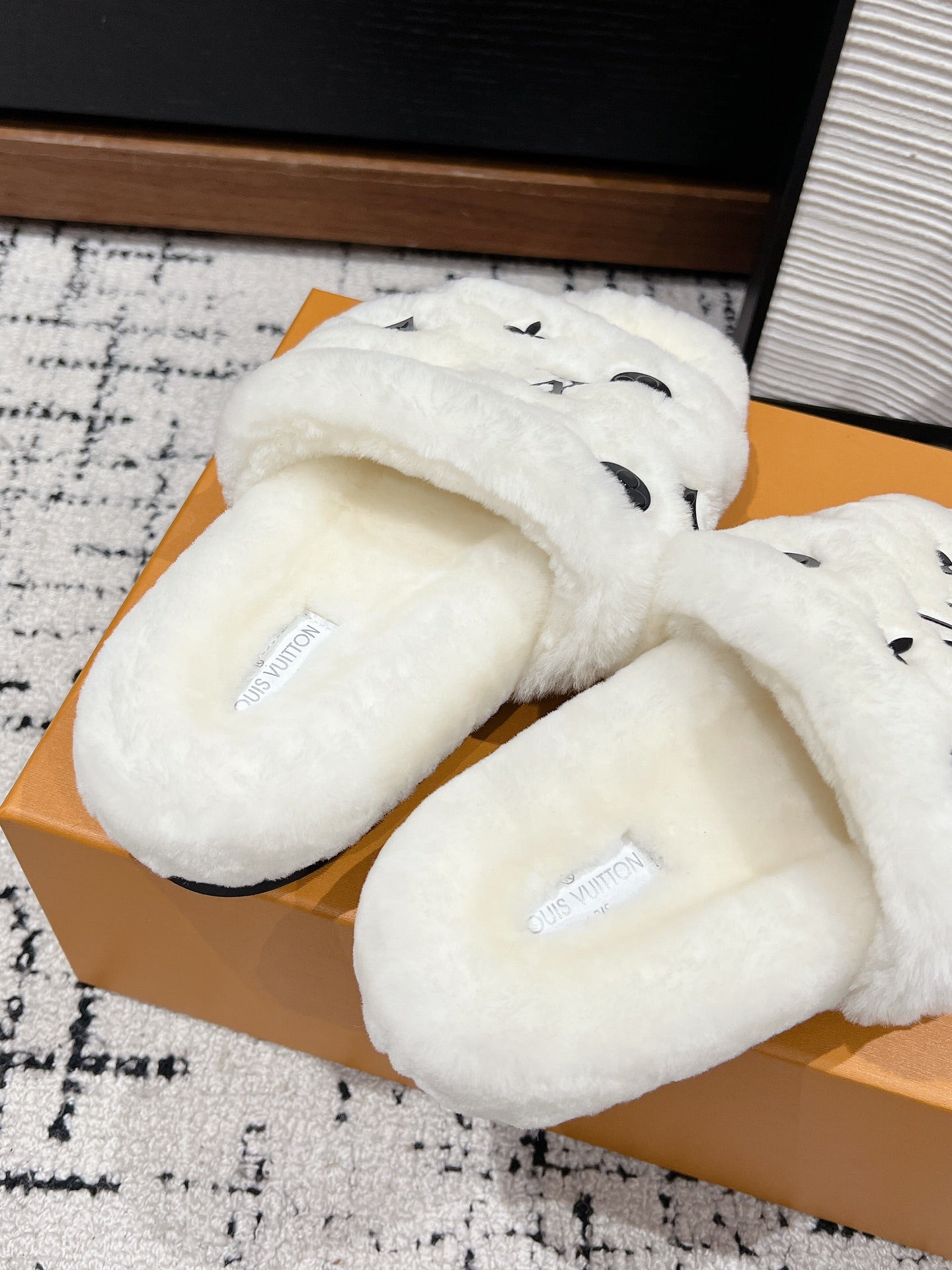 SLIPPER IN WHITE WOOL - 35