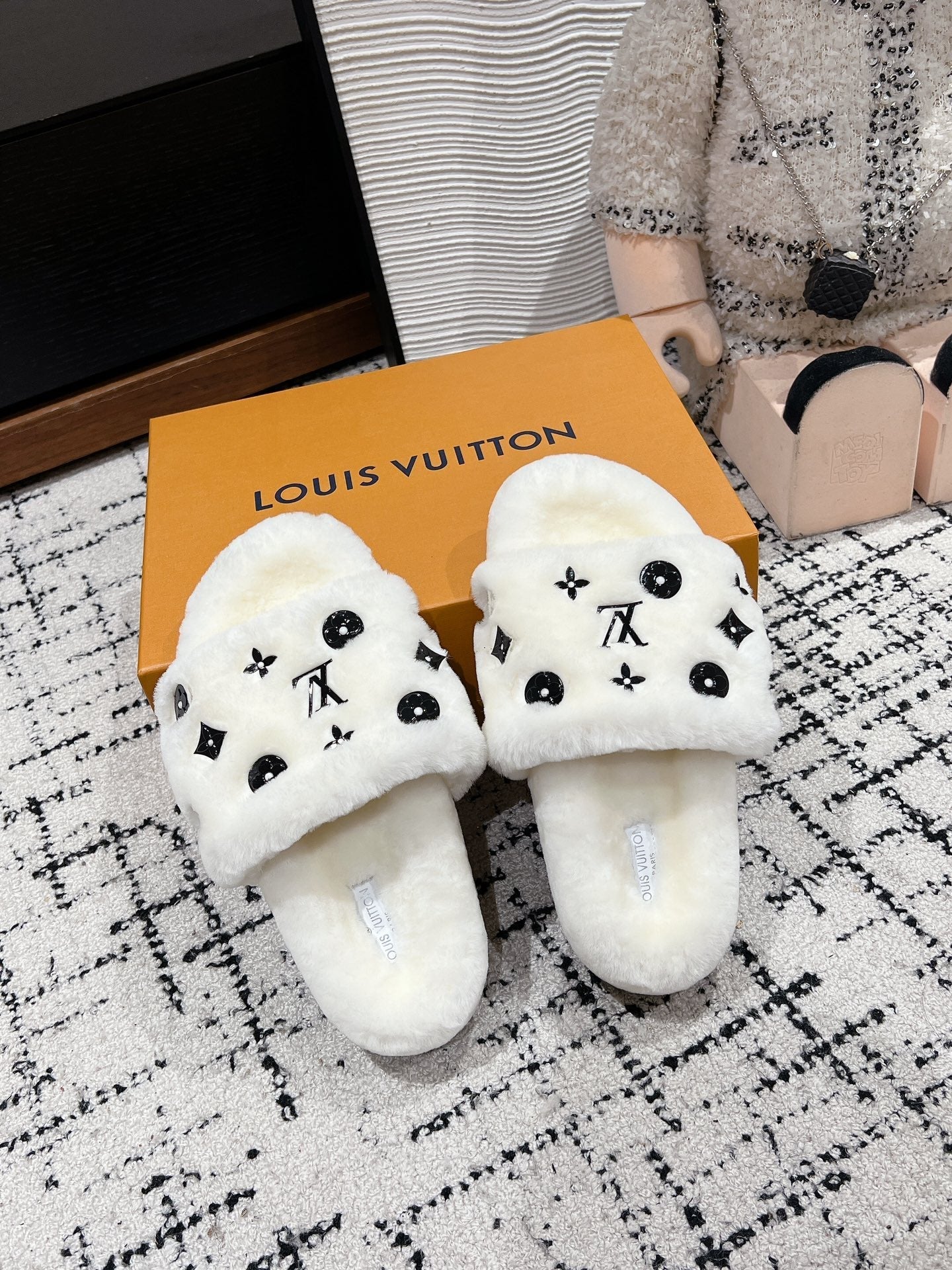 SLIPPER IN WHITE WOOL - 35