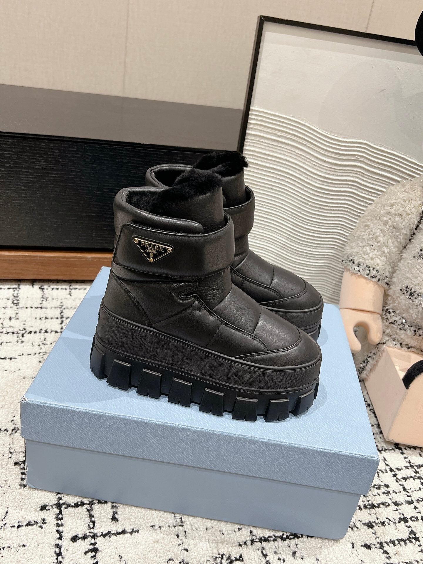 MONOLITH ANKLE BOOTS WITH STRAP IN BLACK CALFSKIN AND FLEECE LINING - 35