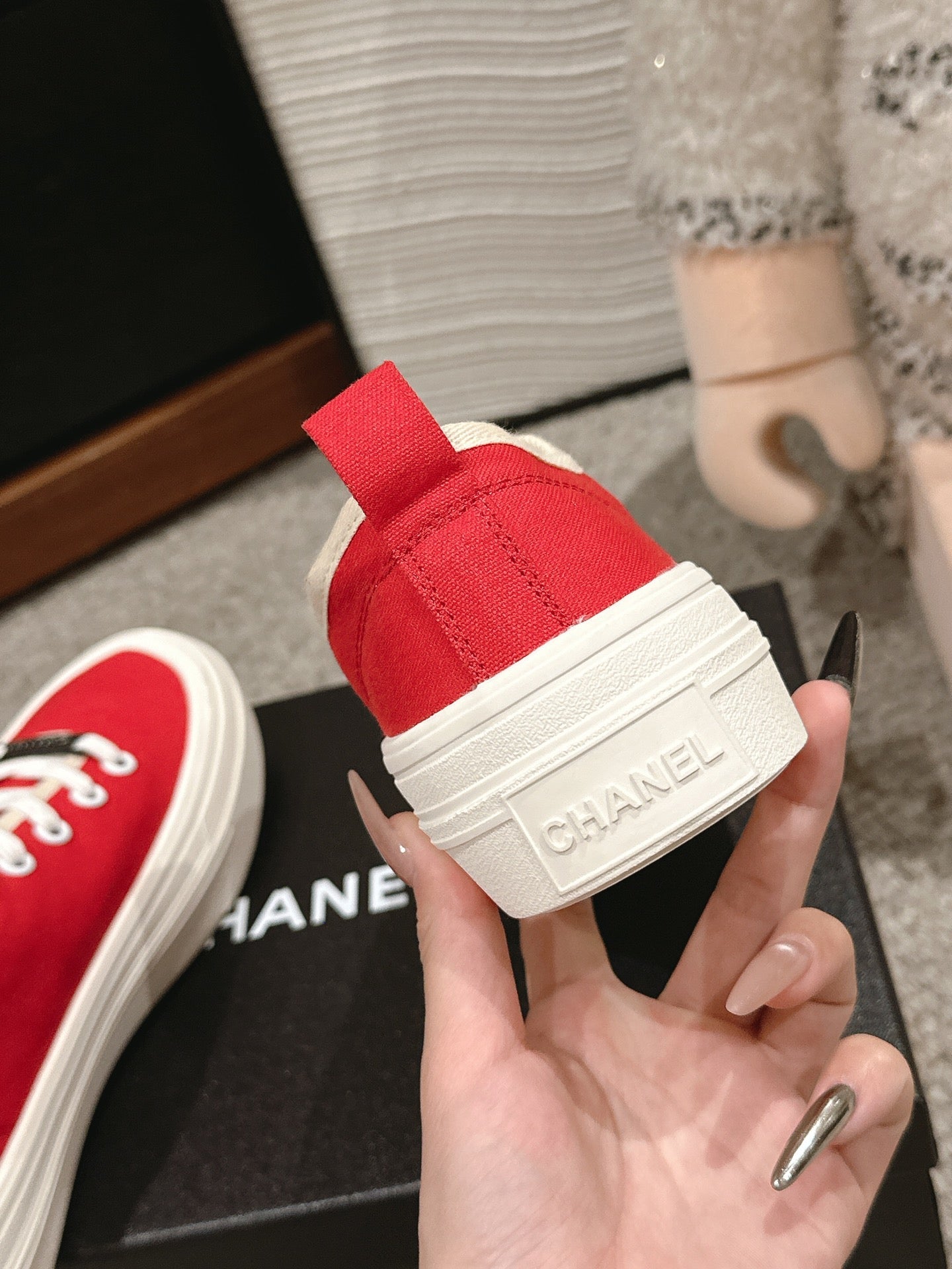 LACE-UP SNEAKERS IN CHERRY RED CANVAS - 35