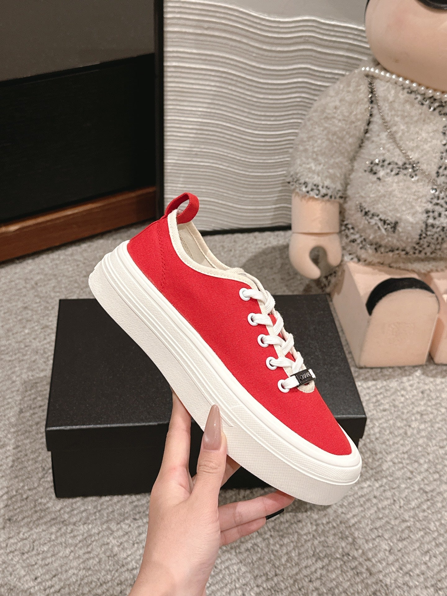 LACE-UP SNEAKERS IN CHERRY RED CANVAS - 35