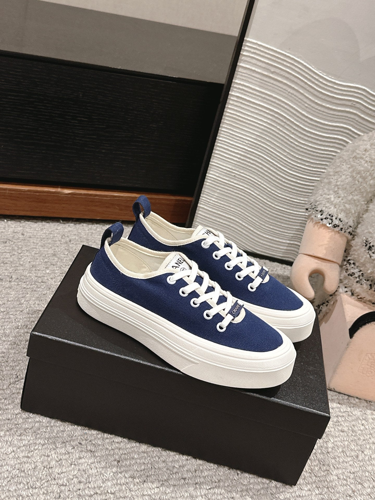 LACE-UP SNEAKERS IN NAVY BLUE CANVAS - 35