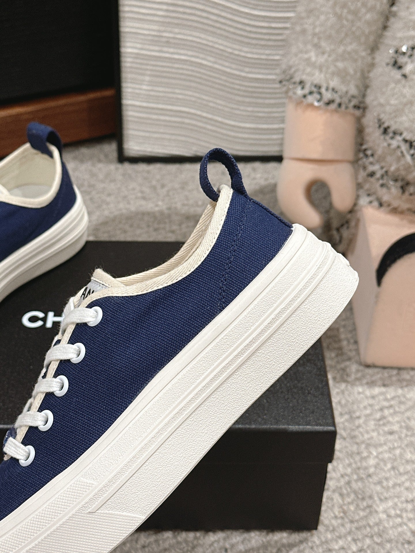 LACE-UP SNEAKERS IN NAVY BLUE CANVAS - 35