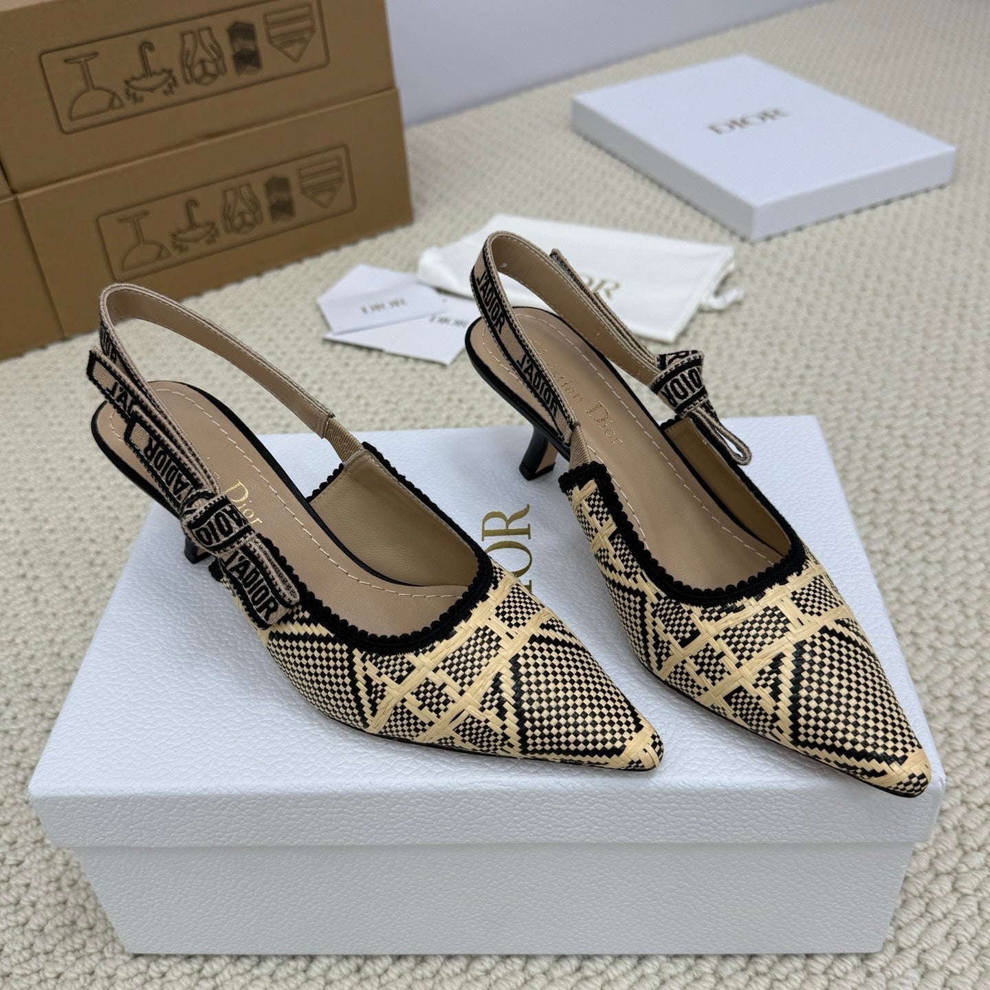DIOR HIGH SLINGBACK 65 MM 25S IN BLACK AND BEIGE RAFFIA - 34