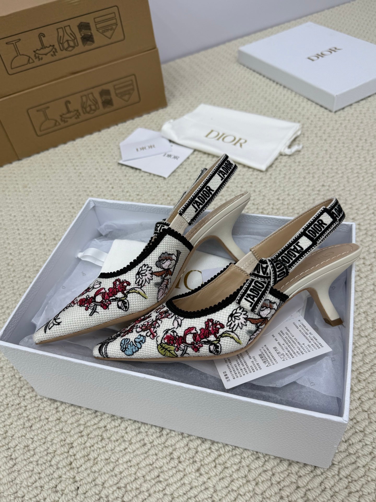 DIOR HIGH SLINGBACK 65 MM 25S IN WHITE FABRIC AND FLORAL PATTERN - 34
