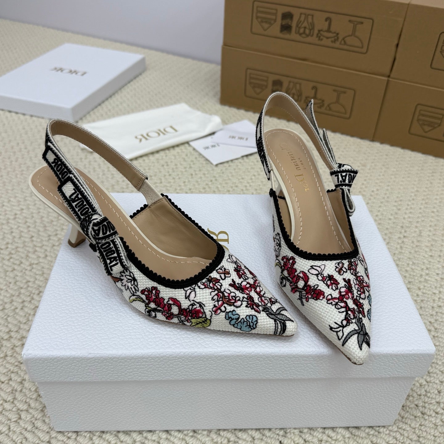 DIOR HIGH SLINGBACK 65 MM 25S IN WHITE FABRIC AND FLORAL PATTERN - 34