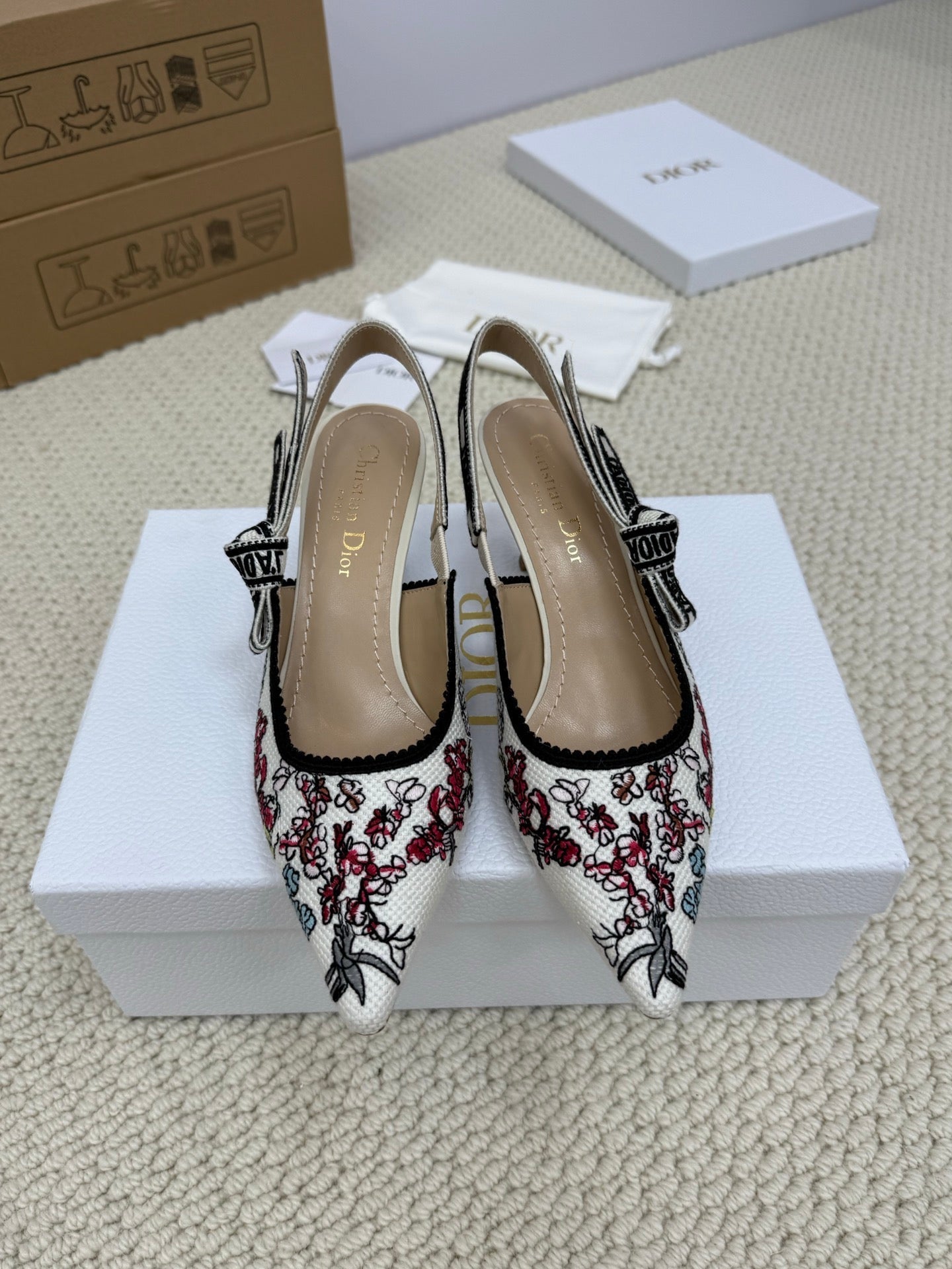 DIOR HIGH SLINGBACK 65 MM 25S IN WHITE FABRIC AND FLORAL PATTERN - 34