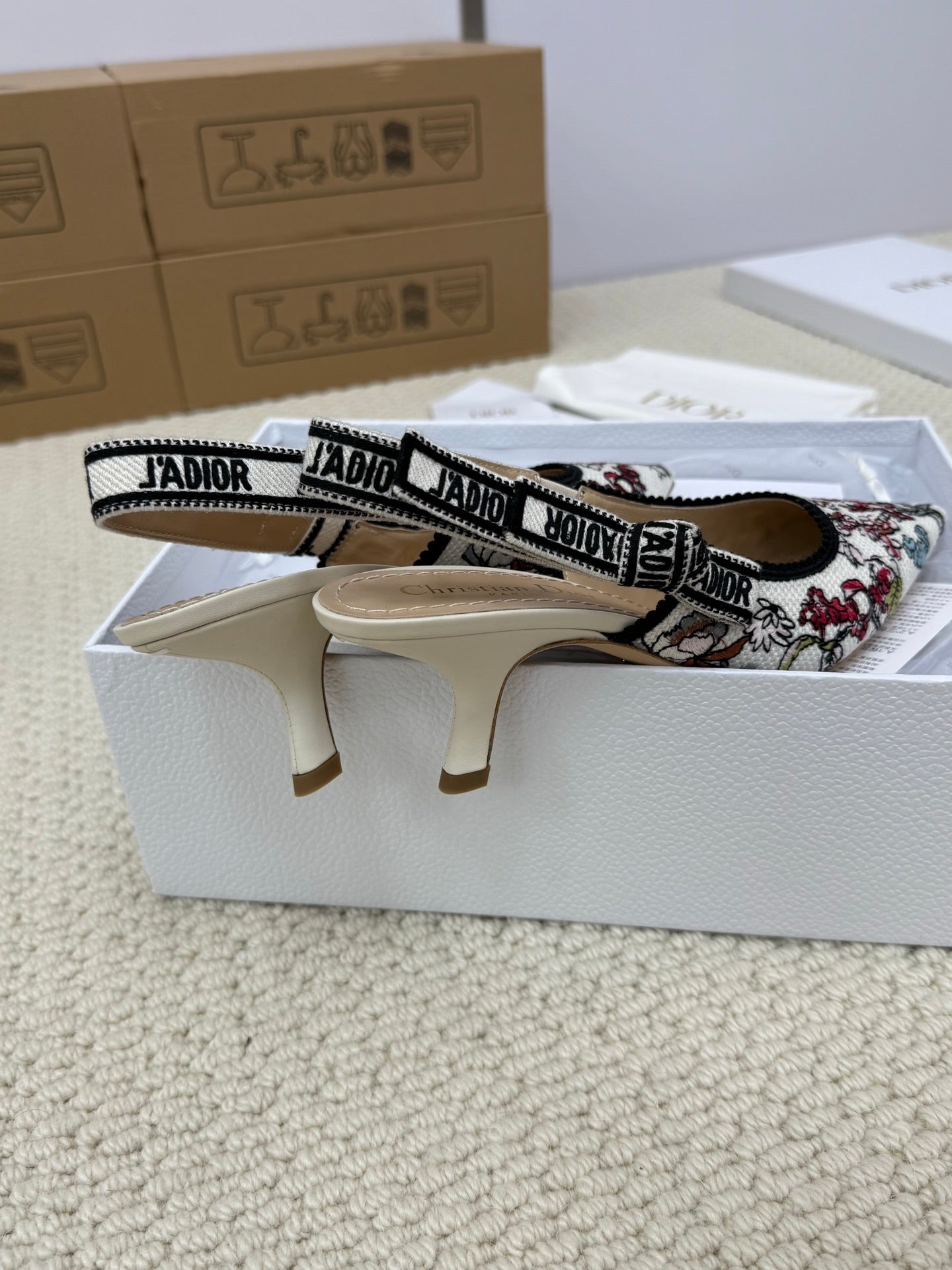 DIOR HIGH SLINGBACK 65 MM 25S IN WHITE FABRIC AND FLORAL PATTERN - 34