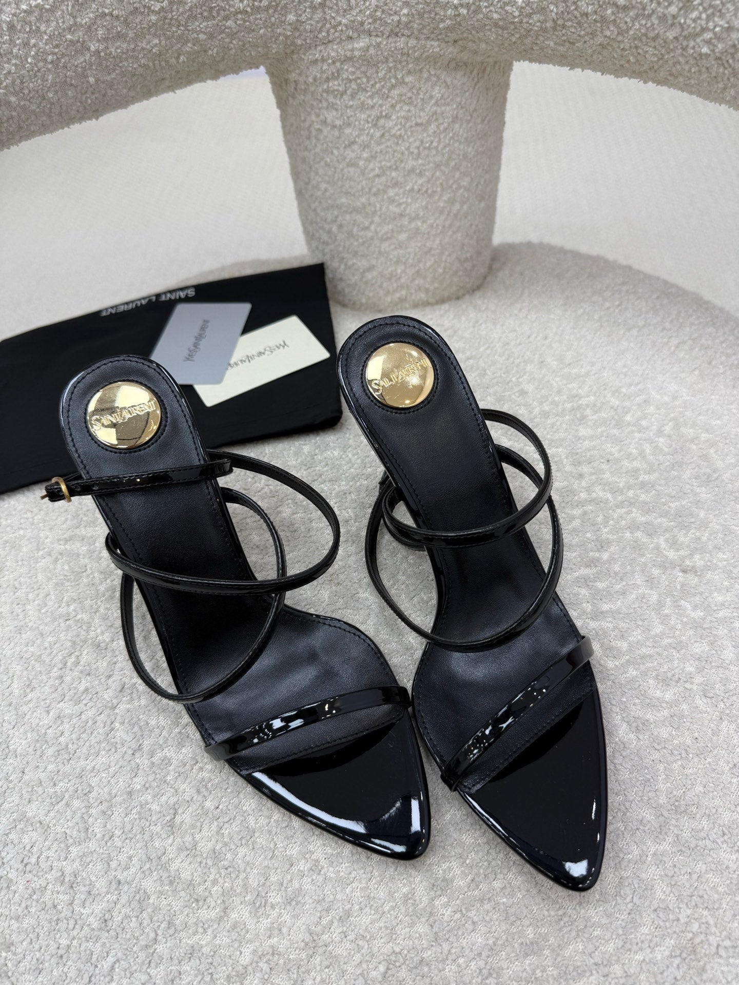 YSL 25S STRAPPY HIGH-HEEL SANDALS 95 MM IN BLACK SHINY LAMBSKIN - 35