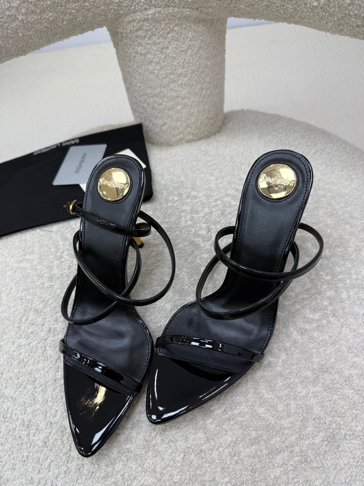 YSL 25S STRAPPY HIGH-HEEL SANDALS 95 MM IN BLACK SHINY LAMBSKIN - 35