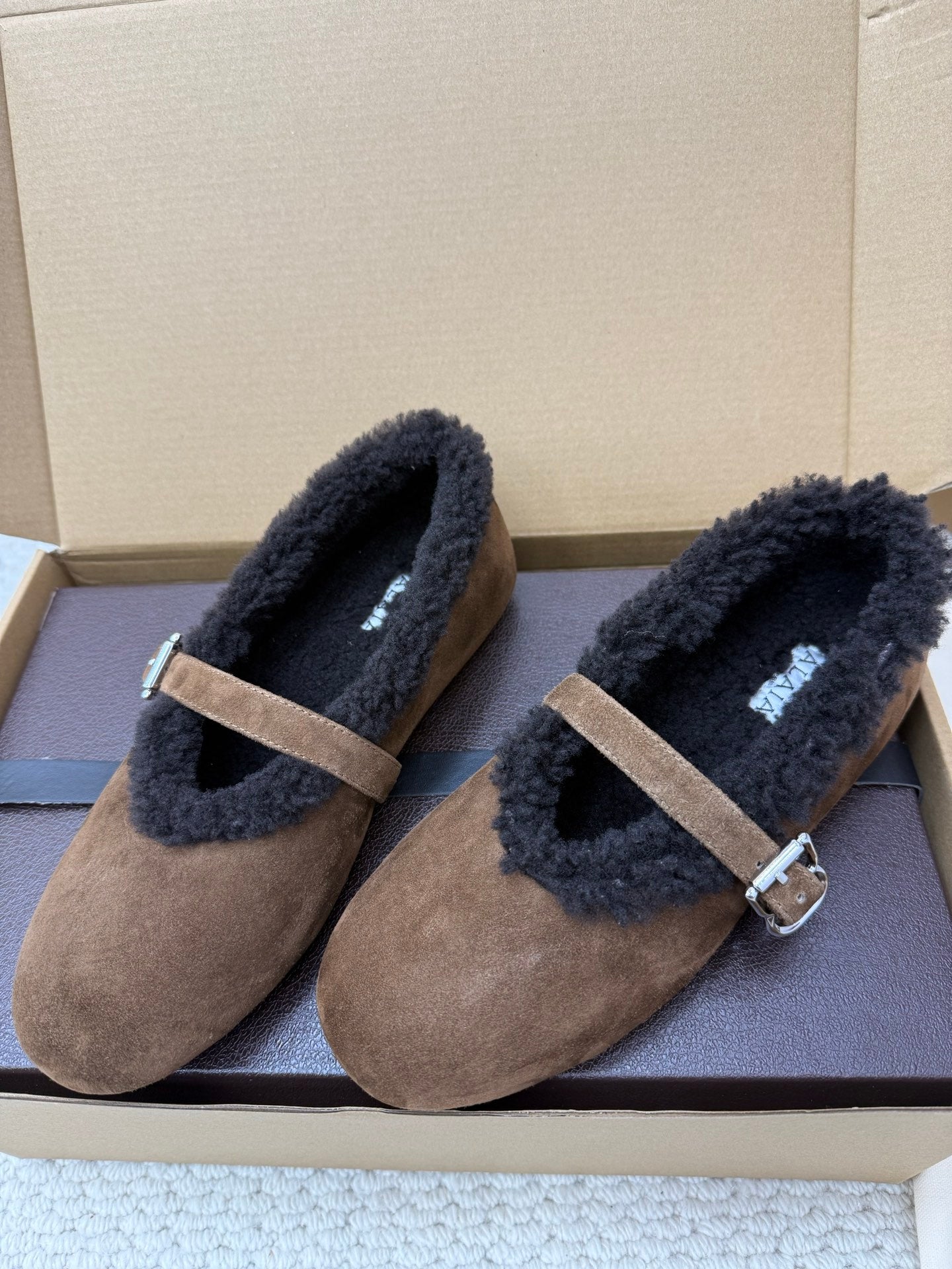 ALAIA 25S SHEARLING BALLET FLATS IN DARK BROWN SUEDE - 35