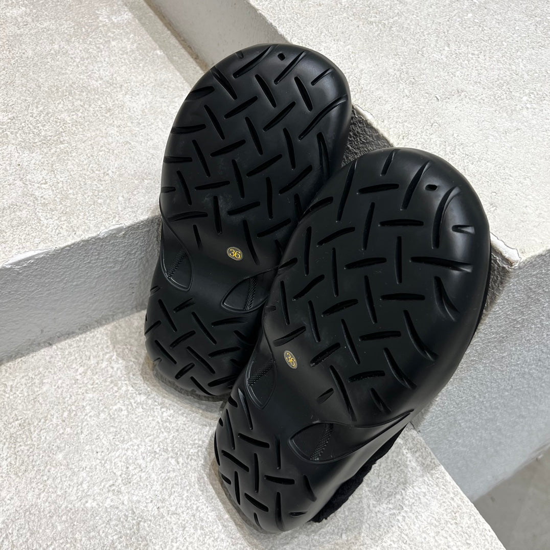 SNAP SLIPPER IN BLACK SUEDE AND SHEARLING LINING - 35