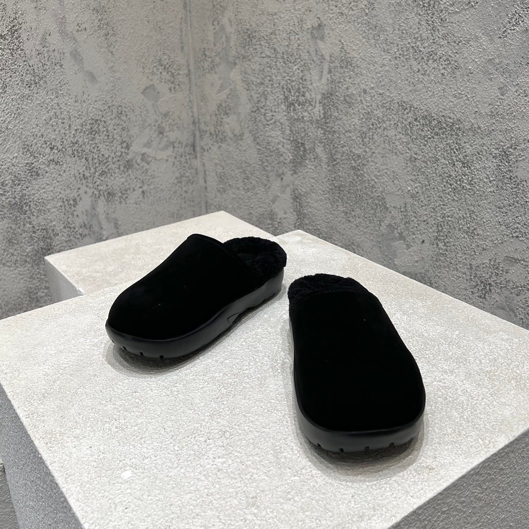 SNAP SLIPPER IN BLACK SUEDE AND SHEARLING LINING - 35