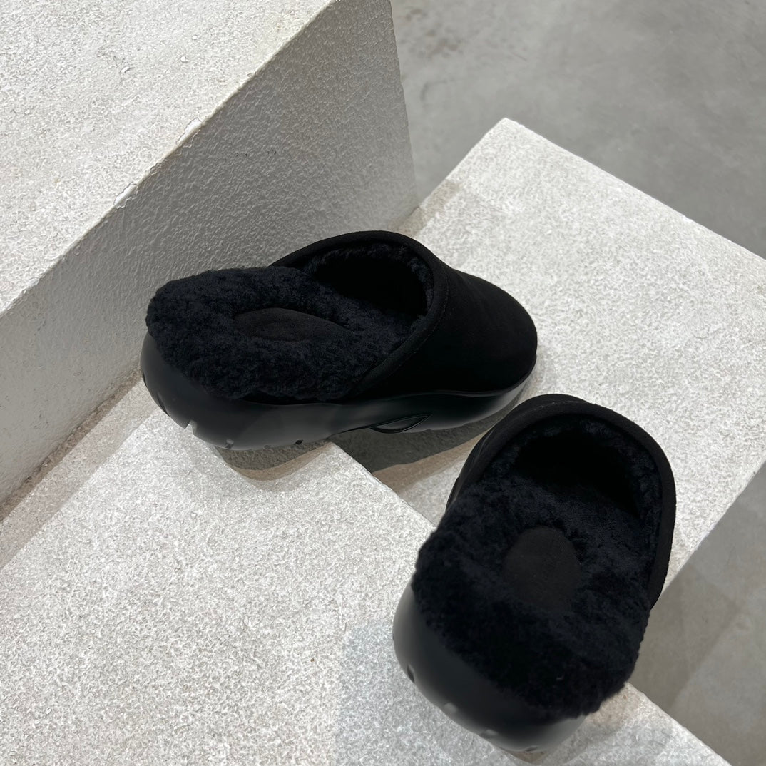 SNAP SLIPPER IN BLACK SUEDE AND SHEARLING LINING - 35