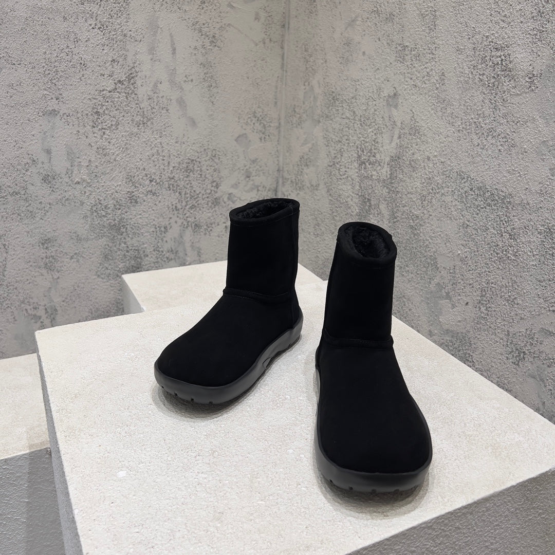 SNAP ANKLE BOOT IN BLACK SUEDE AND SHEARLING LINING - 35