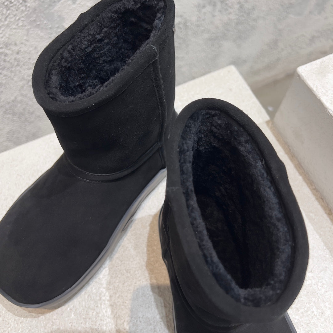 SNAP ANKLE BOOT IN BLACK SUEDE AND SHEARLING LINING - 35