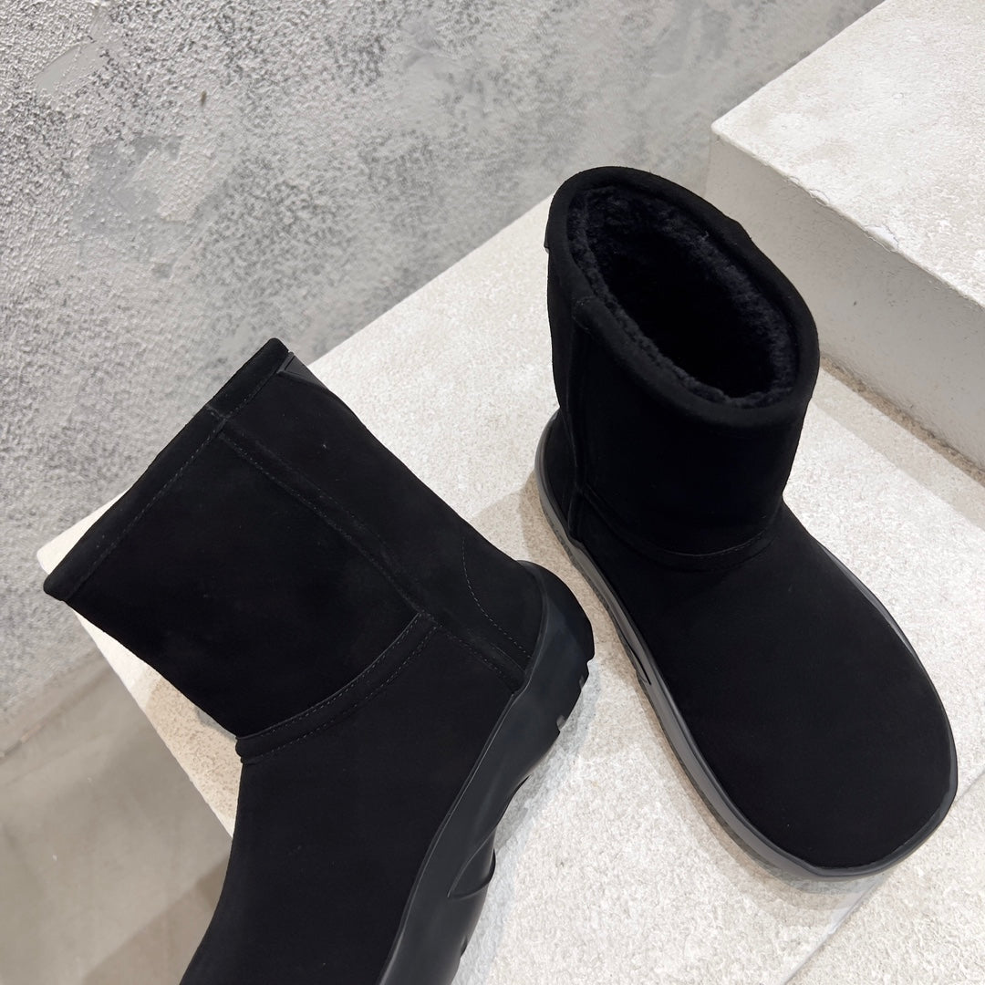 SNAP ANKLE BOOT IN BLACK SUEDE AND SHEARLING LINING - 35