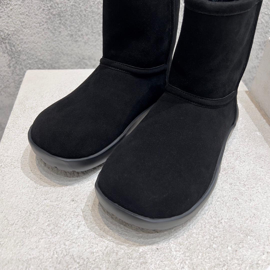 SNAP ANKLE BOOT IN BLACK SUEDE AND SHEARLING LINING - 35