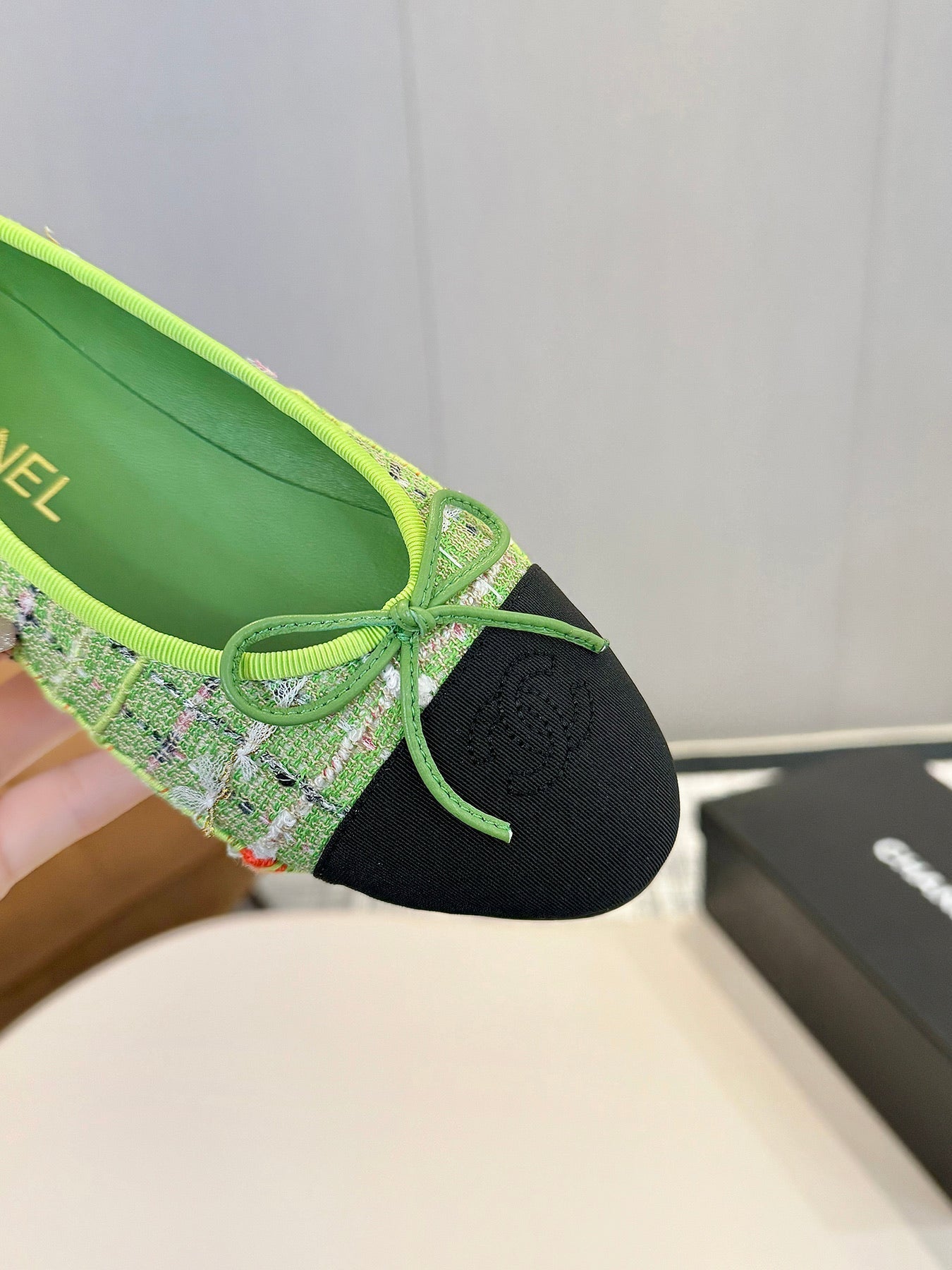 BALLET FLATS IN EMERALD GREEN TWEED AND FABRIC - 34