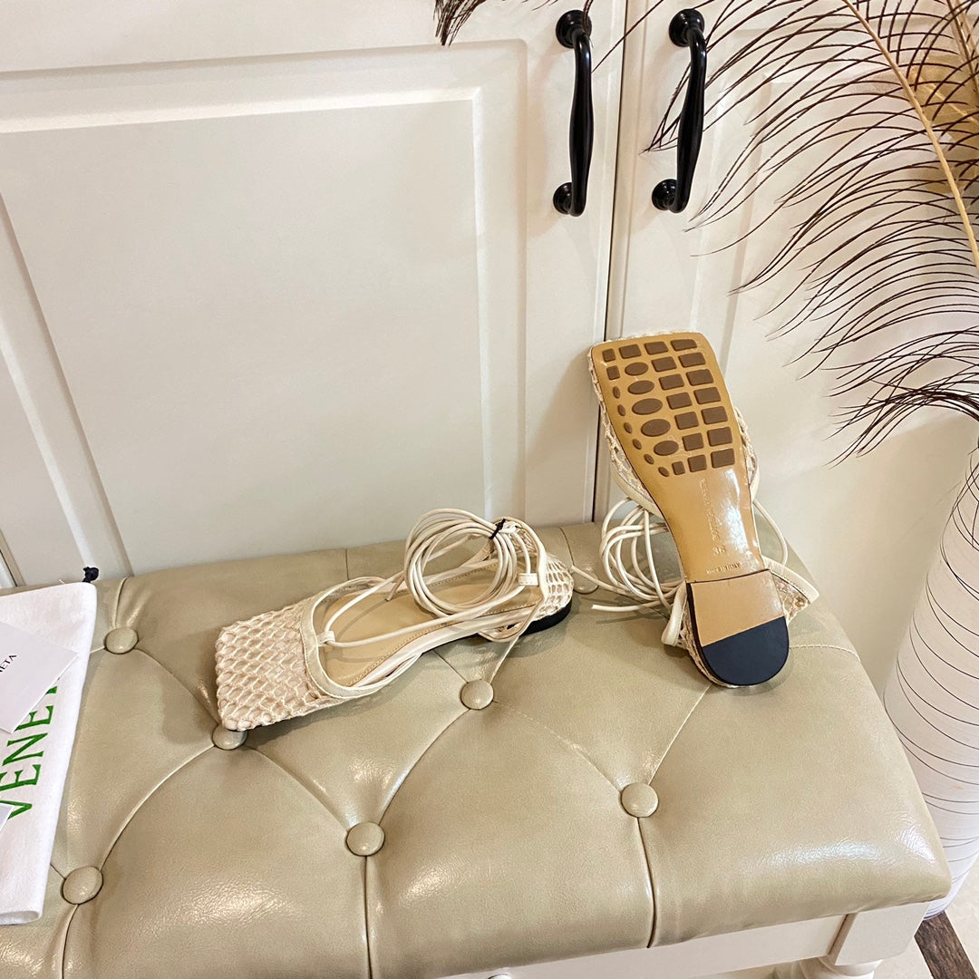 STRETCH LACE-UP FLAT SANDAL IN WHITE CREAM METALLIZED MESH AND LEATHER - 35