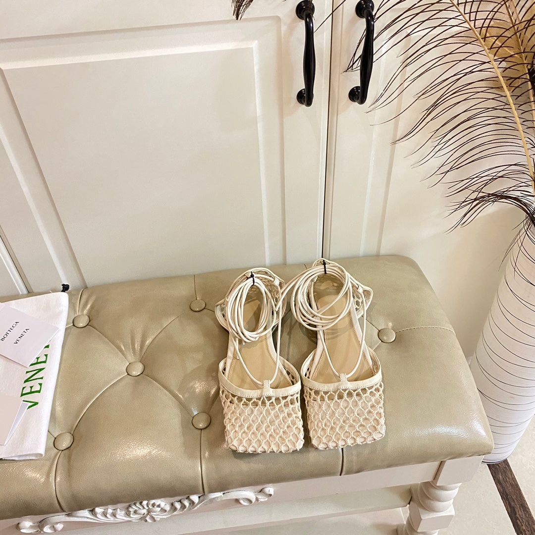 STRETCH LACE-UP FLAT SANDAL IN WHITE CREAM METALLIZED MESH AND LEATHER - 35
