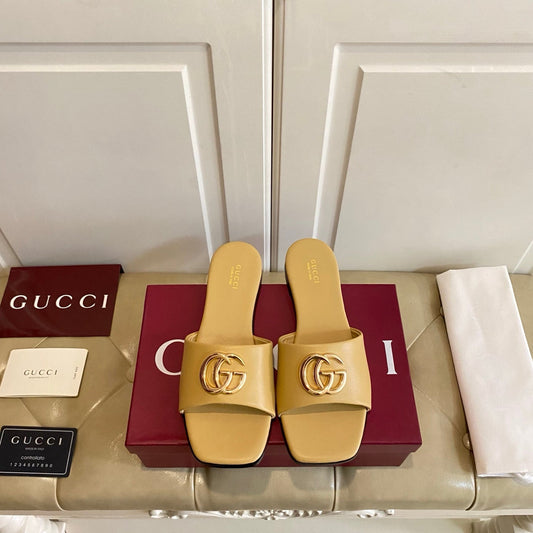 ШЛЬОПАНЦІ GUCCI 26S З ТЕМНО-БЕЖЕВОЇ ТЕЛЯЧОЇ ШКІРИ
